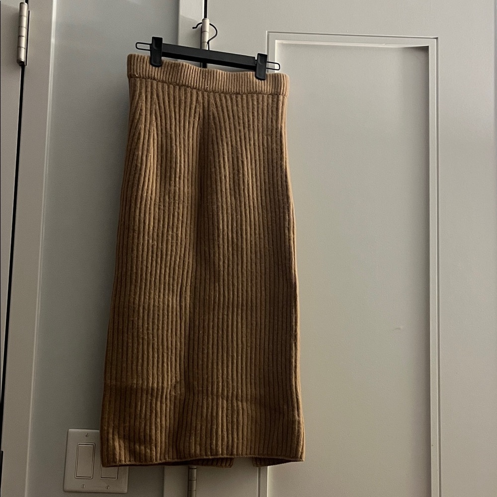 Elegant Ribbed Wool cashmere Skirt in Tan